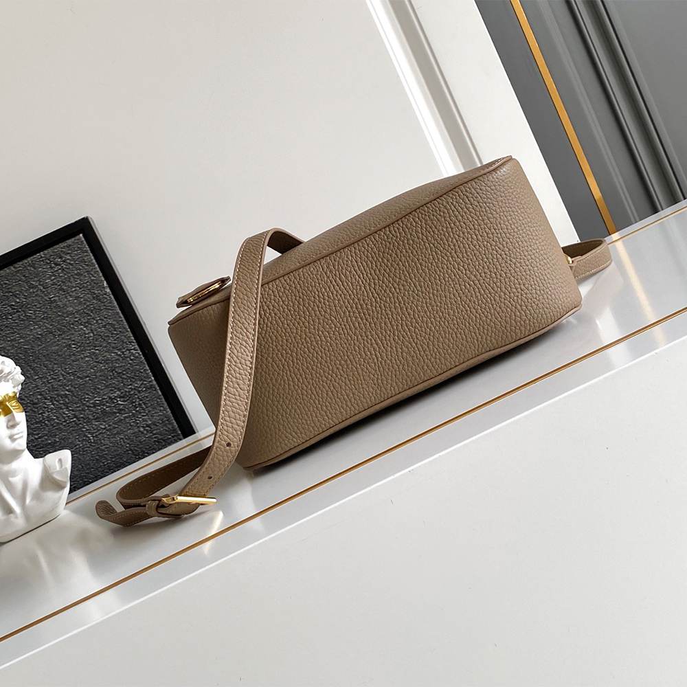 Pra*a Small leather bag(HIGH-END GRADE)