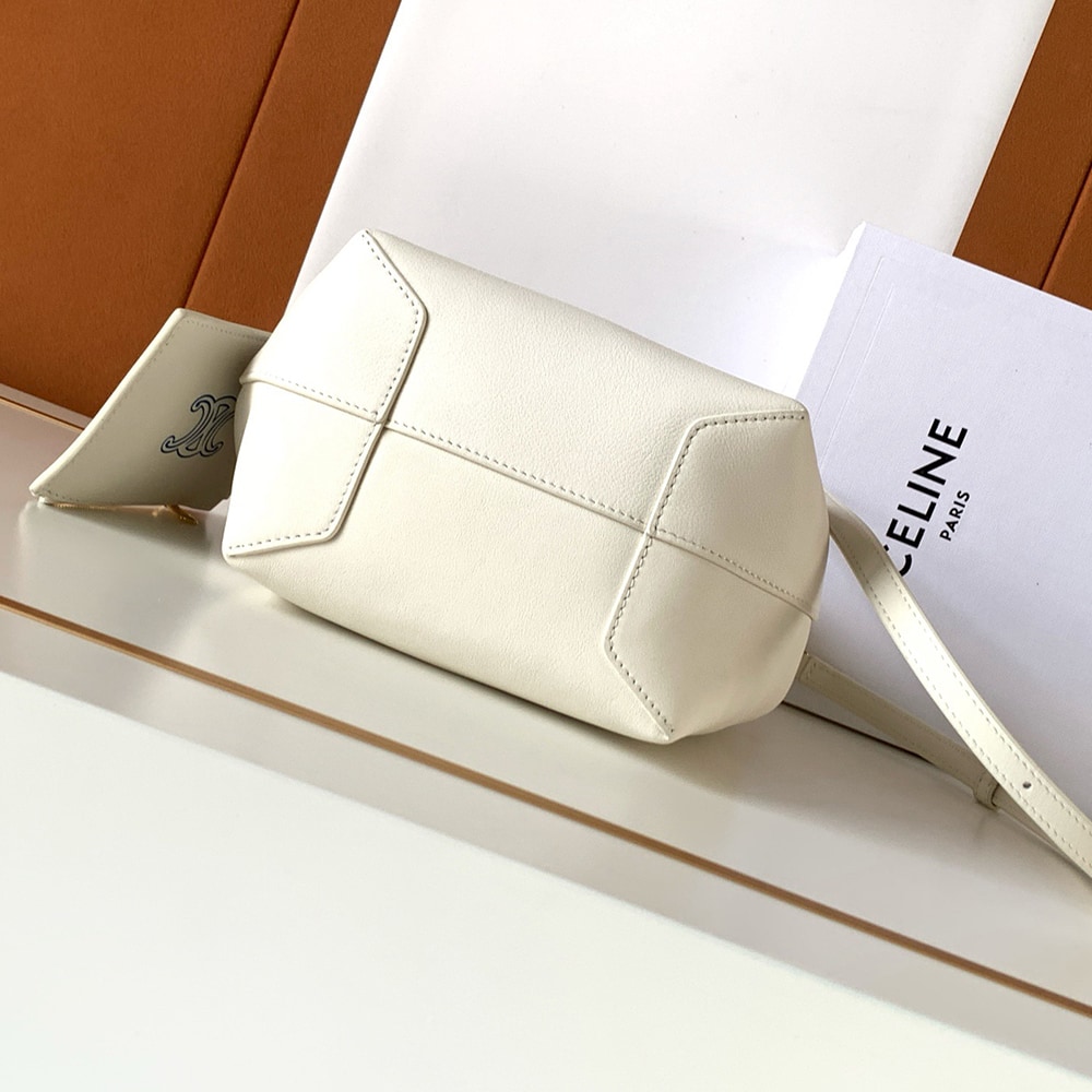 Ce1i*e SMALL HOBO IN S*pPLE SMOOTH CALFSKIN(HIGH-END GRADE)