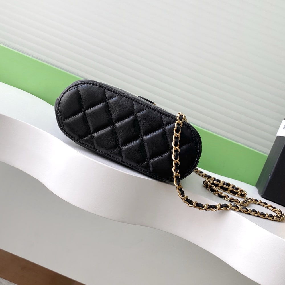 Ch**el Clutch with chain(HIGH-END GRADE)