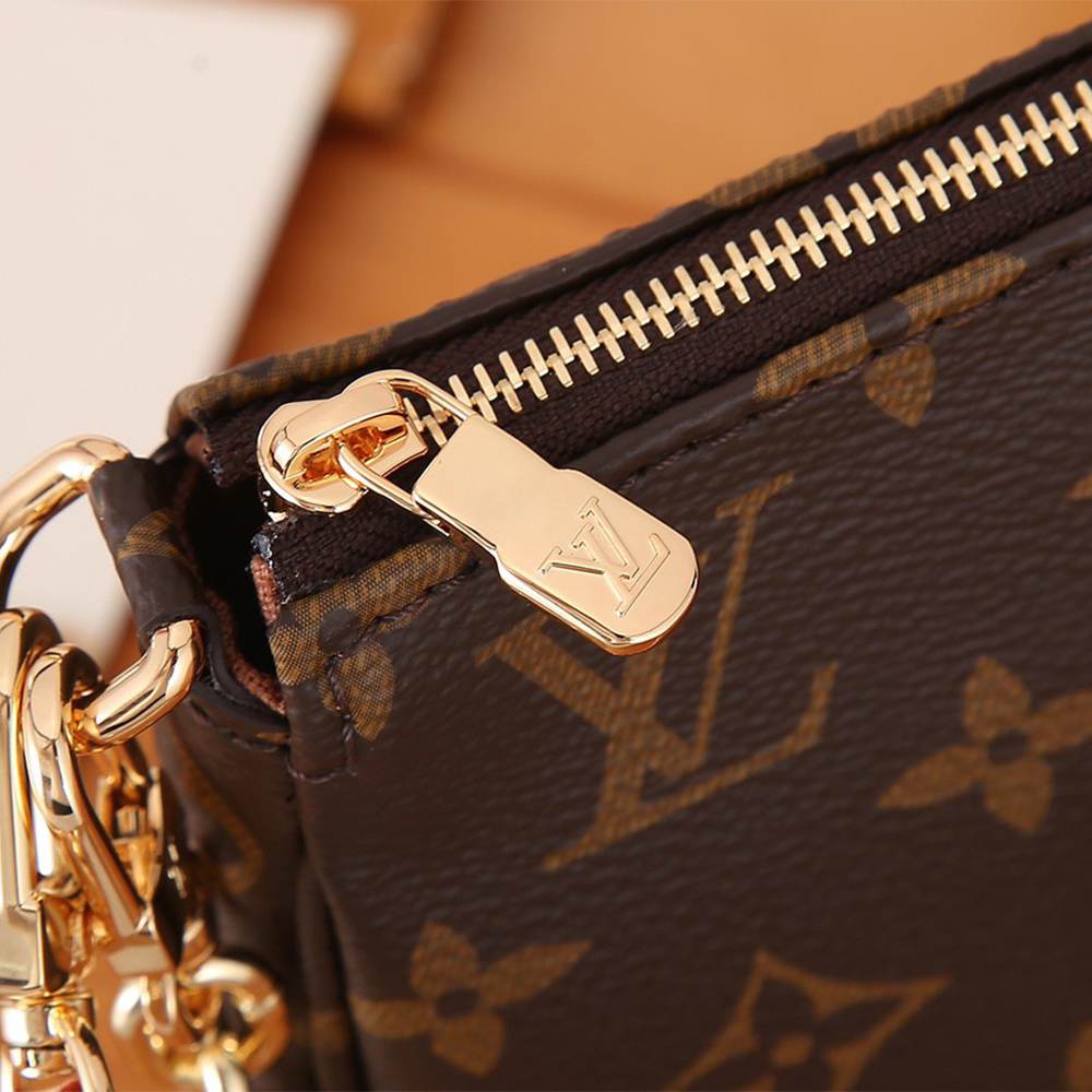 LV Pochette Accessoires