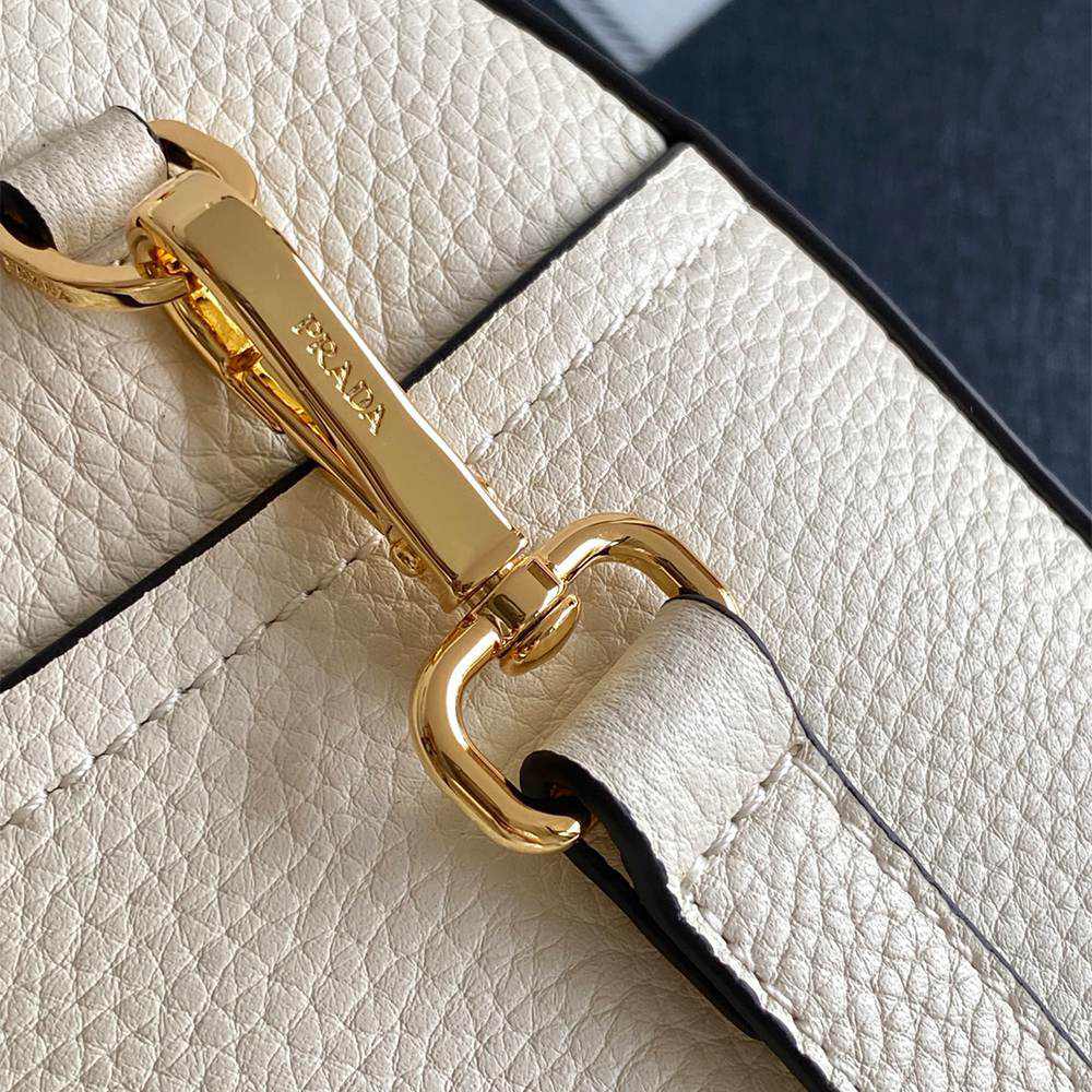 Pra*a Small leather bag(HIGH-END GRADE)