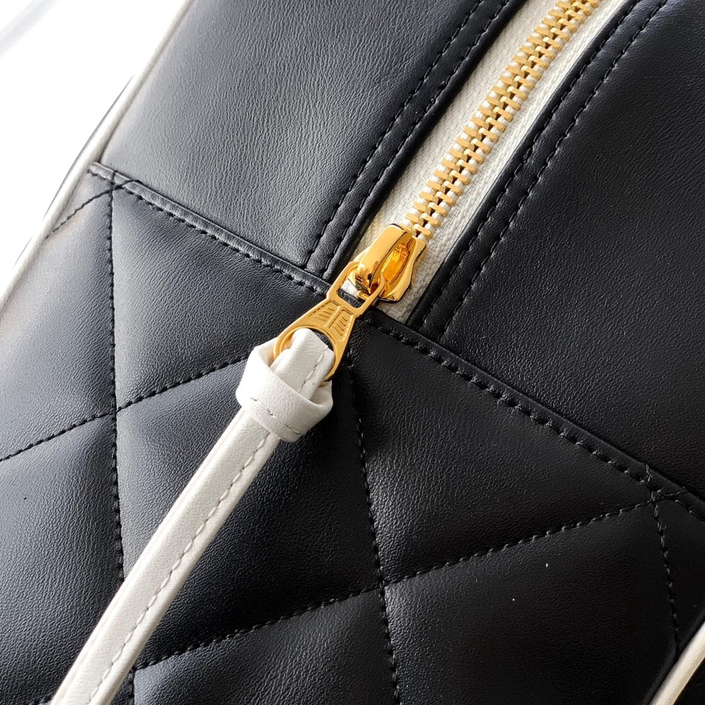 Ch**el Vintage Logo Bowler Bag(HIGH-END GRADE)
