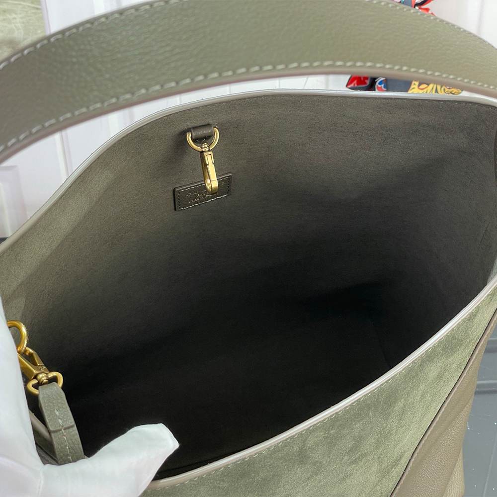 LV Low Key Hobo MM(HIGH-END GRADE)