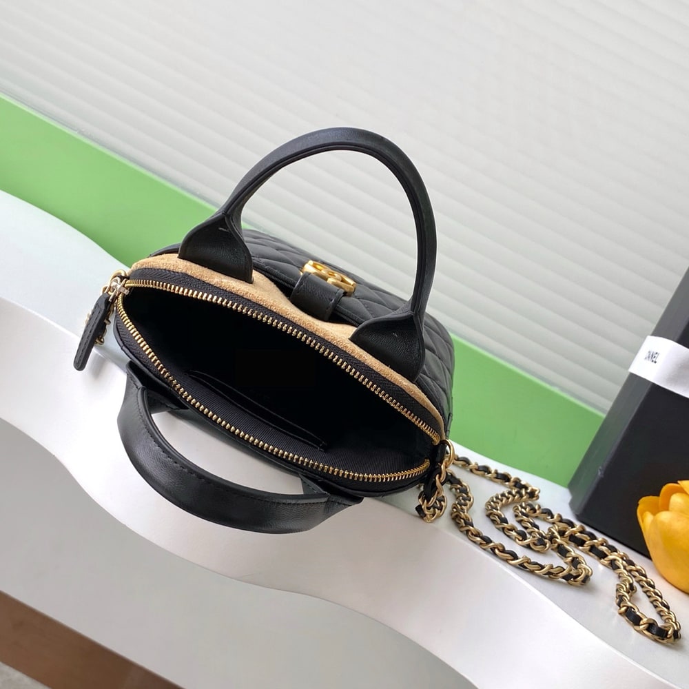 Ch**el Clutch with chain(HIGH-END GRADE)