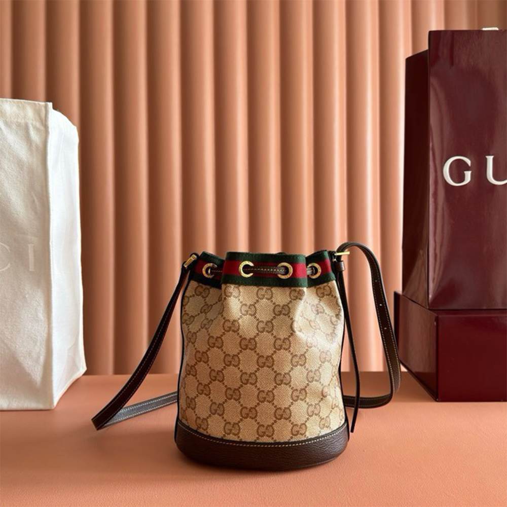 Gvc*1 Gvc*1 Venice small bucket bag