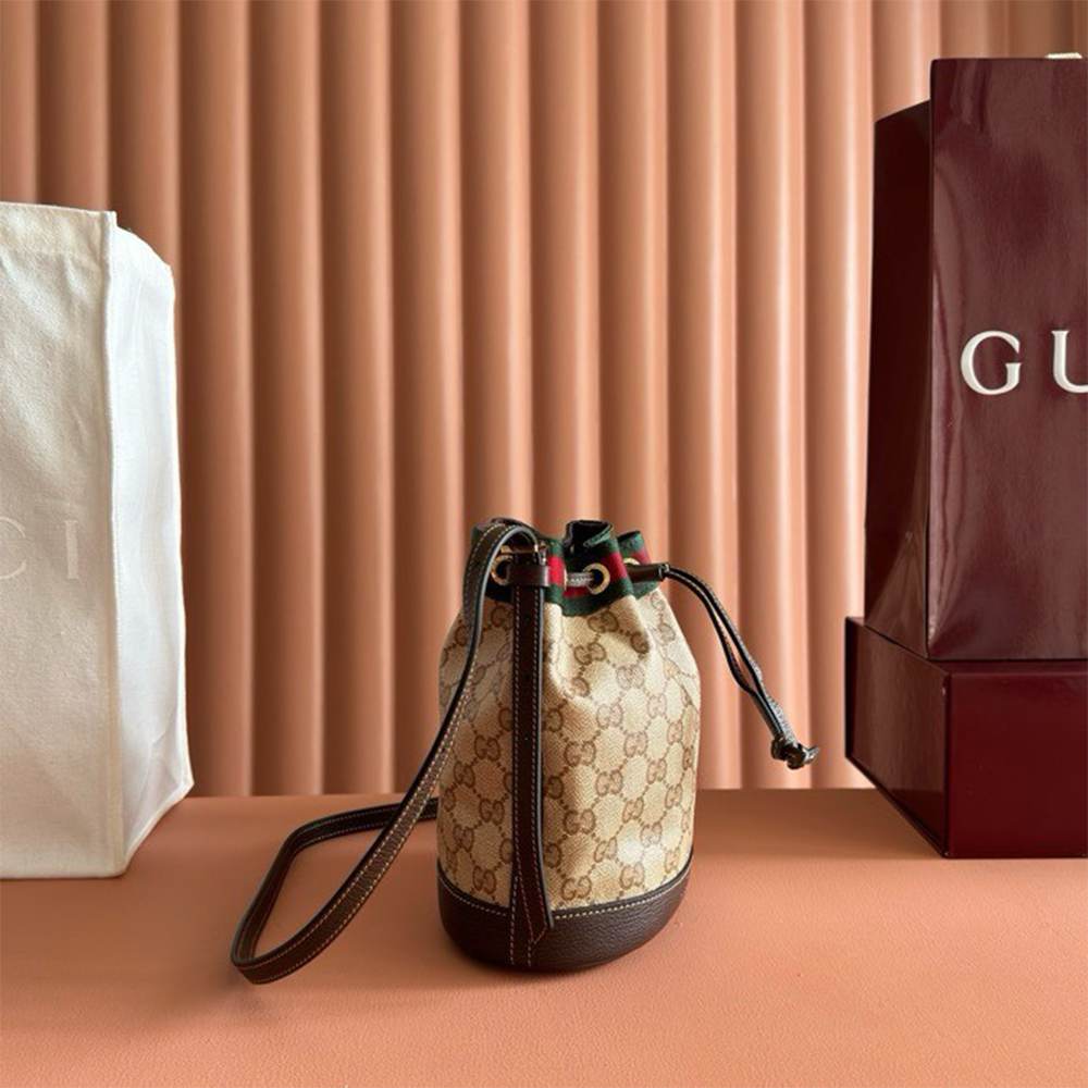 Gvc*1 Gvc*1 Venice small bucket bag