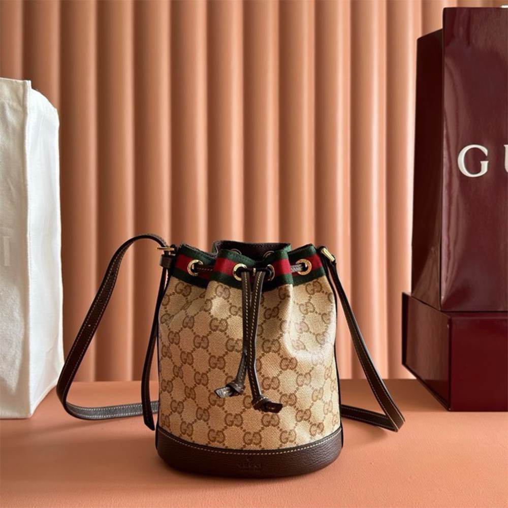 Gvc*1 Gvc*1 Venice small bucket bag