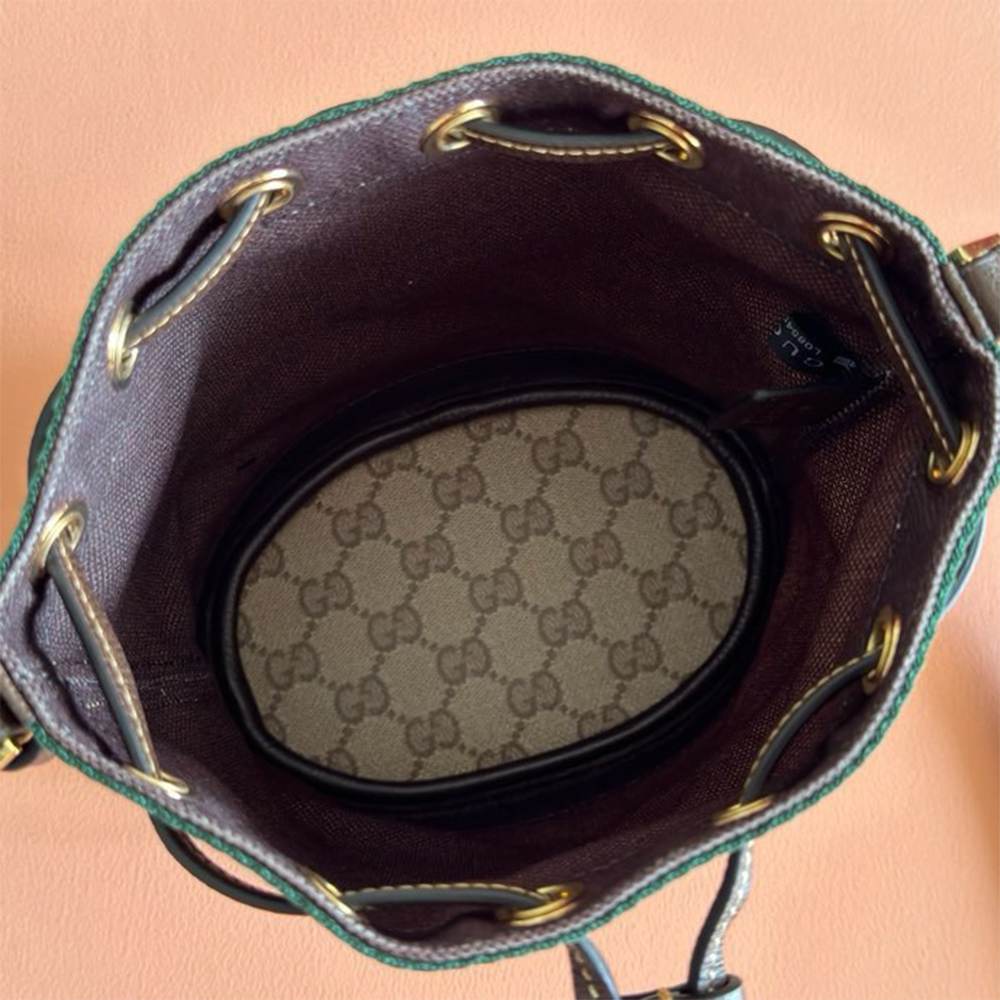 Gvc*1 Gvc*1 Venice small bucket bag