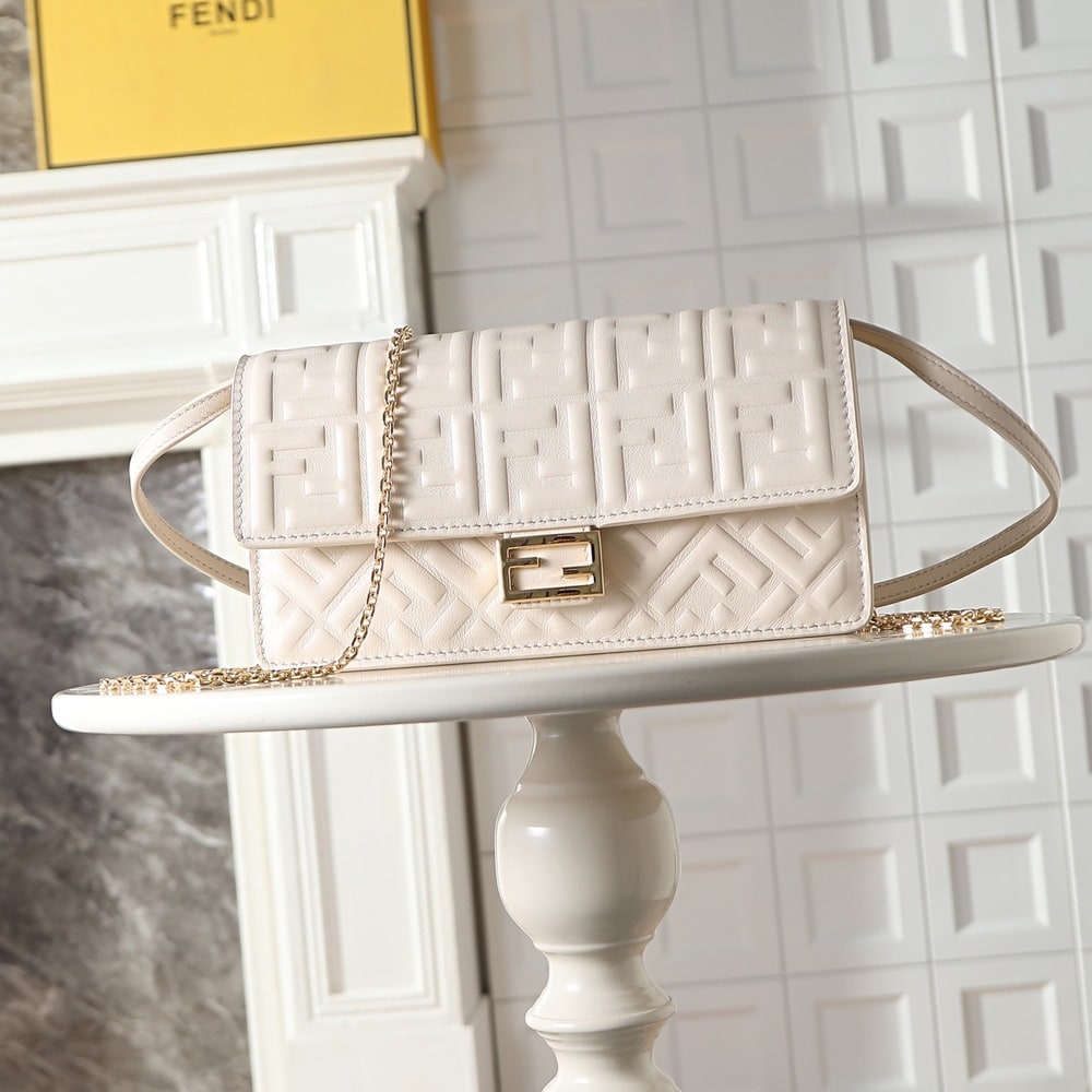 F**di Wallet On Chain Baguette(HIGH-END GRADE)