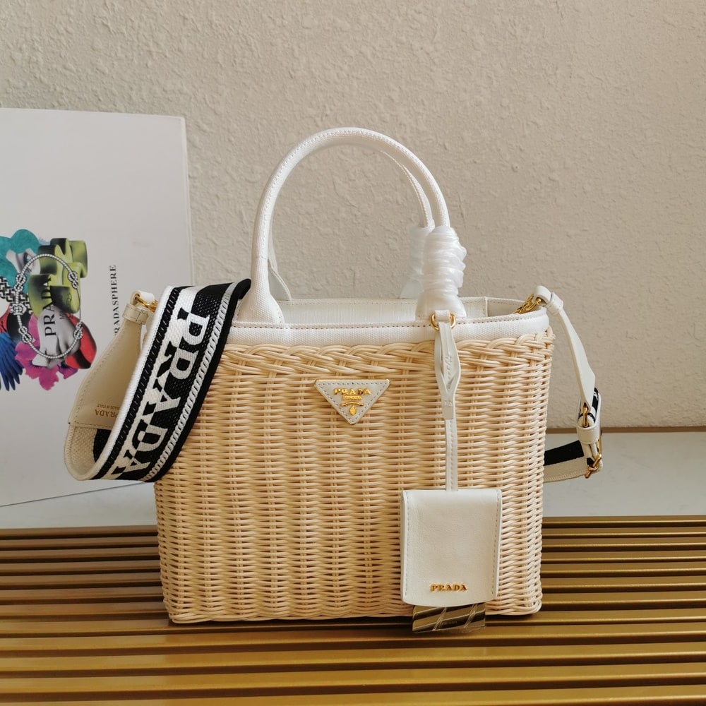 Pra*a wicker and canvas tote bag(HIGH-END GRADE)