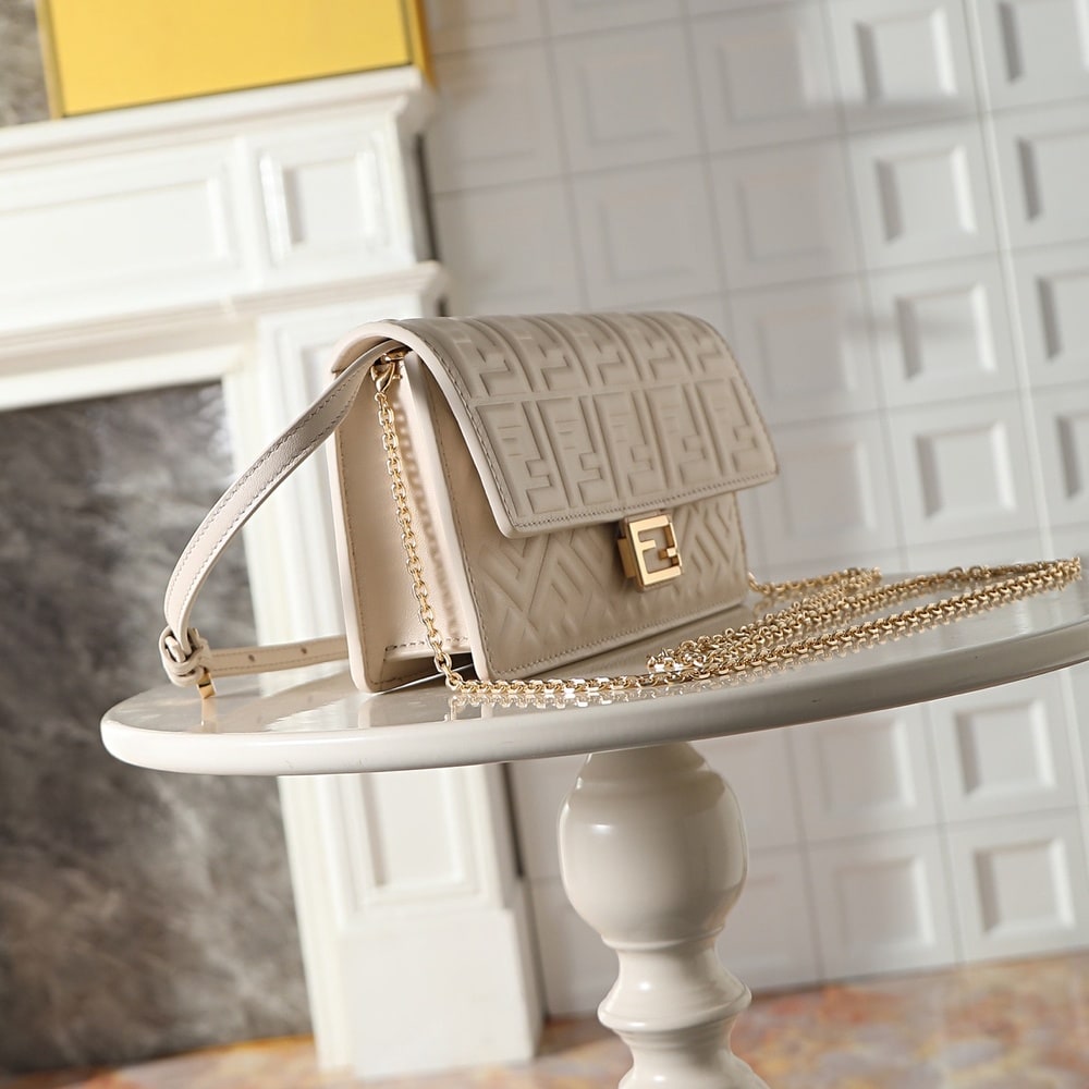F**di Wallet On Chain Baguette(HIGH-END GRADE)