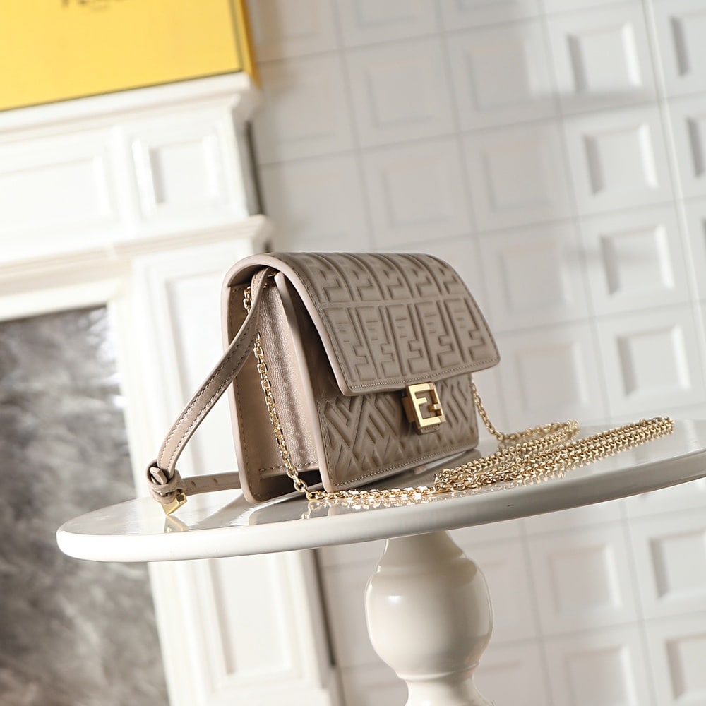 F**di Wallet On Chain Baguette(HIGH-END GRADE)