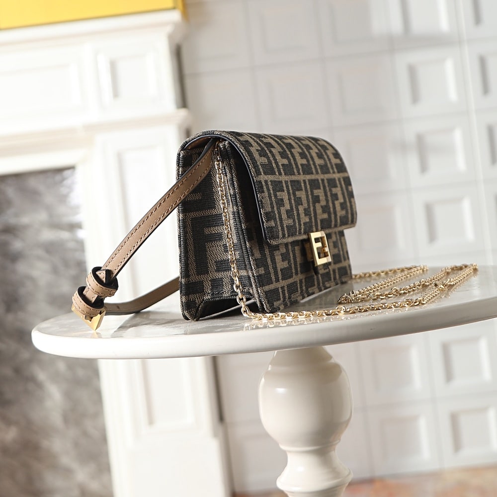 F**di Wallet On Chain Baguette(HIGH-END GRADE)