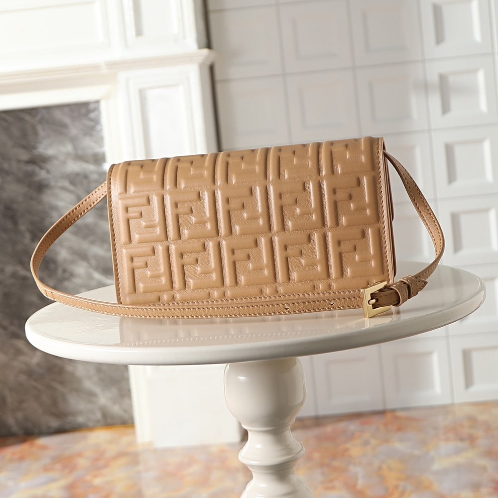 F**di Wallet On Chain Baguette(HIGH-END GRADE)