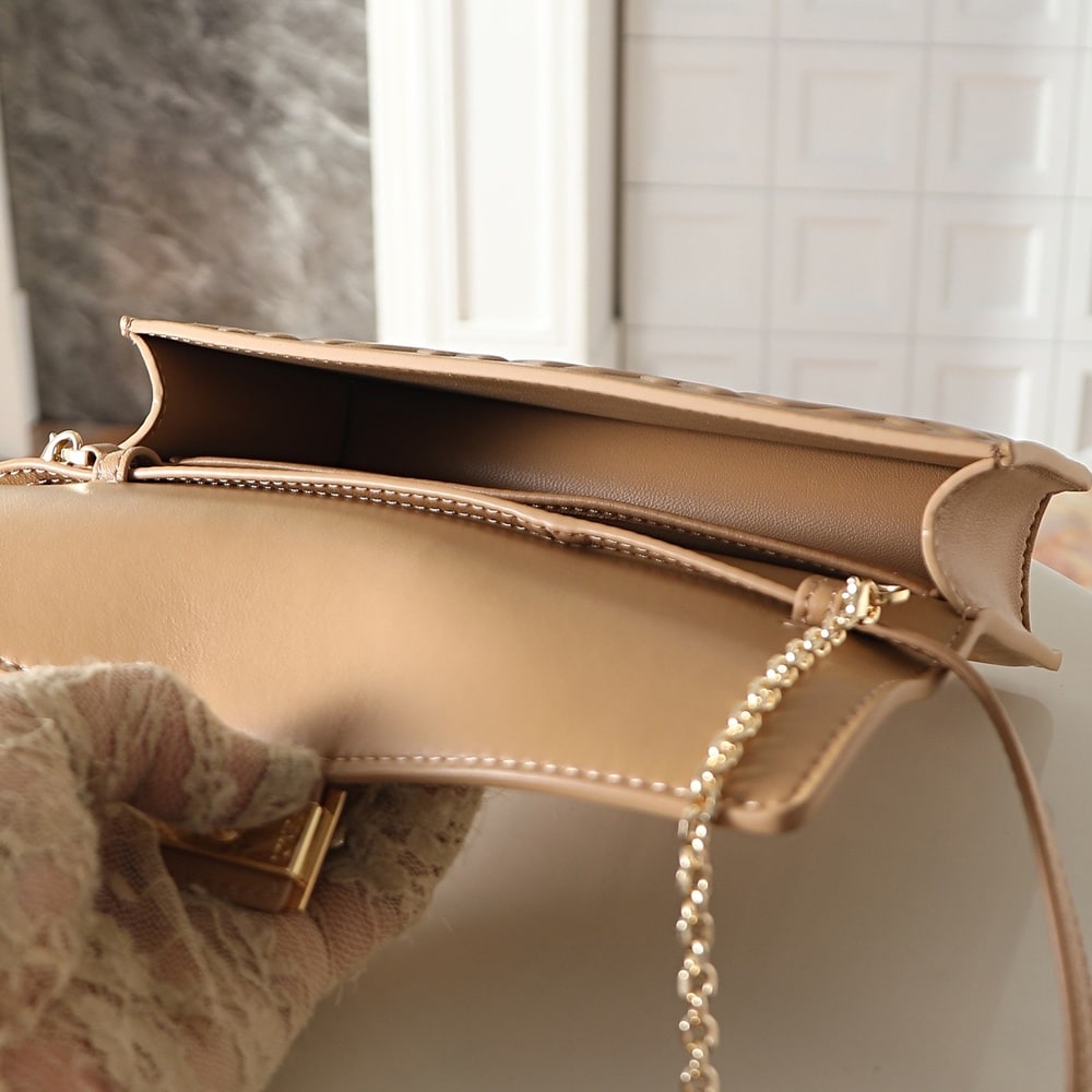 F**di Wallet On Chain Baguette(HIGH-END GRADE)
