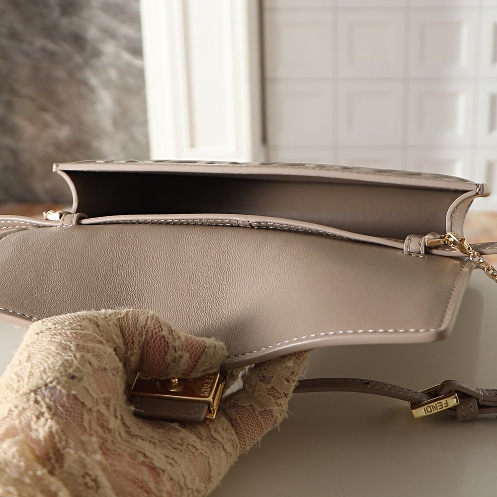 F**di Wallet On Chain Baguette(HIGH-END GRADE)